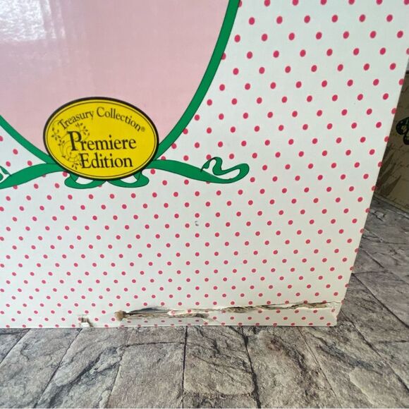 Paradise Galleries Joyful Dove Porcelain Doll Treasury Collection New In Box - Picture 10 of 11